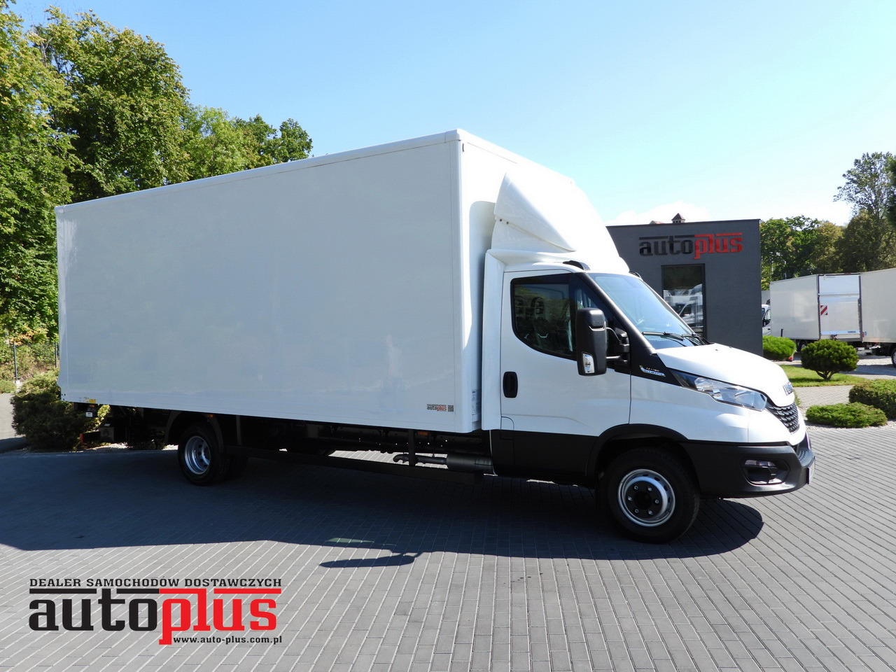 IVECO DAILY 72C18 LIFT 14 PALLETS CRUISE CONTROL PNEUMATICS AUTOMATIC TRANSMISSION HI-MATIC TWIN WHEELS AIR CONDITIONING 180HP - Closed box van: picture 1 IVECO DAILY 72C18 LIFT 14 PALLETS CRUISE CONTROL PNEUMATICS AUTOMATIC TRANSMISSION HI-MATIC TWIN WHEELS AIR CONDITIONING 180HP - Closed box van: picture 1