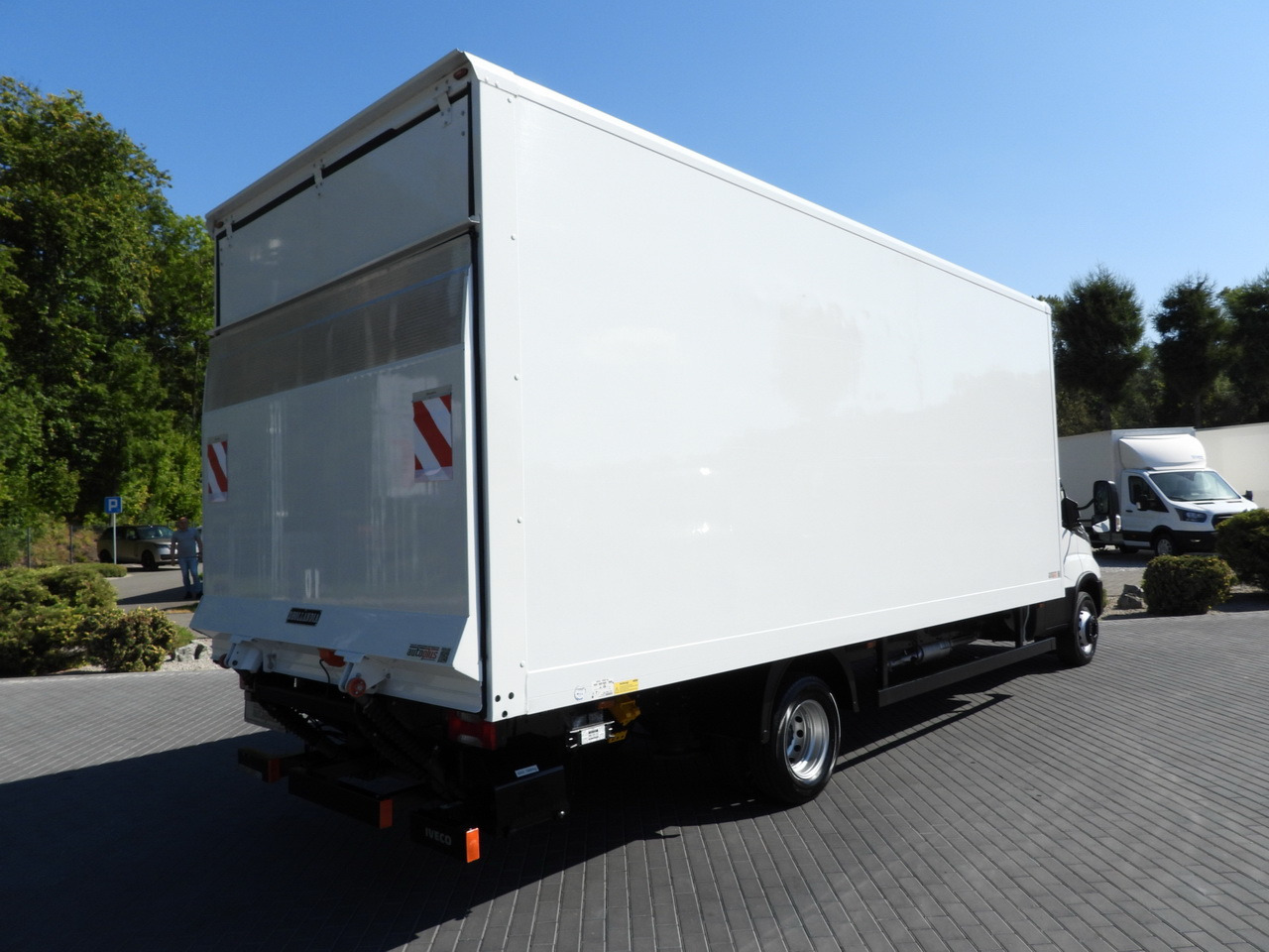 IVECO DAILY 72C18 LIFT 14 PALLETS CRUISE CONTROL PNEUMATICS AUTOMATIC TRANSMISSION HI-MATIC TWIN WHEELS AIR CONDITIONING 180HP - Closed box van: picture 3 IVECO DAILY 72C18 LIFT 14 PALLETS CRUISE CONTROL PNEUMATICS AUTOMATIC TRANSMISSION HI-MATIC TWIN WHEELS AIR CONDITIONING 180HP - Closed box van: picture 3