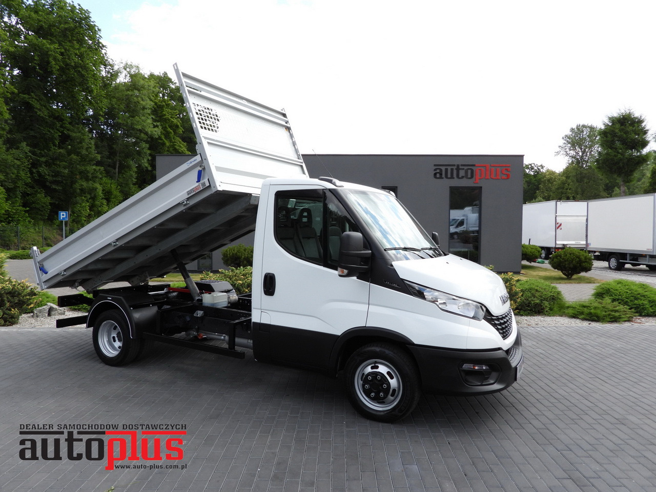 IVECO DAILY CRUISE CONTROL TWIN WHEELS AIR CONDITIONING 140HP - Tipper van: picture 1 IVECO DAILY CRUISE CONTROL TWIN WHEELS AIR CONDITIONING 140HP - Tipper van: picture 1