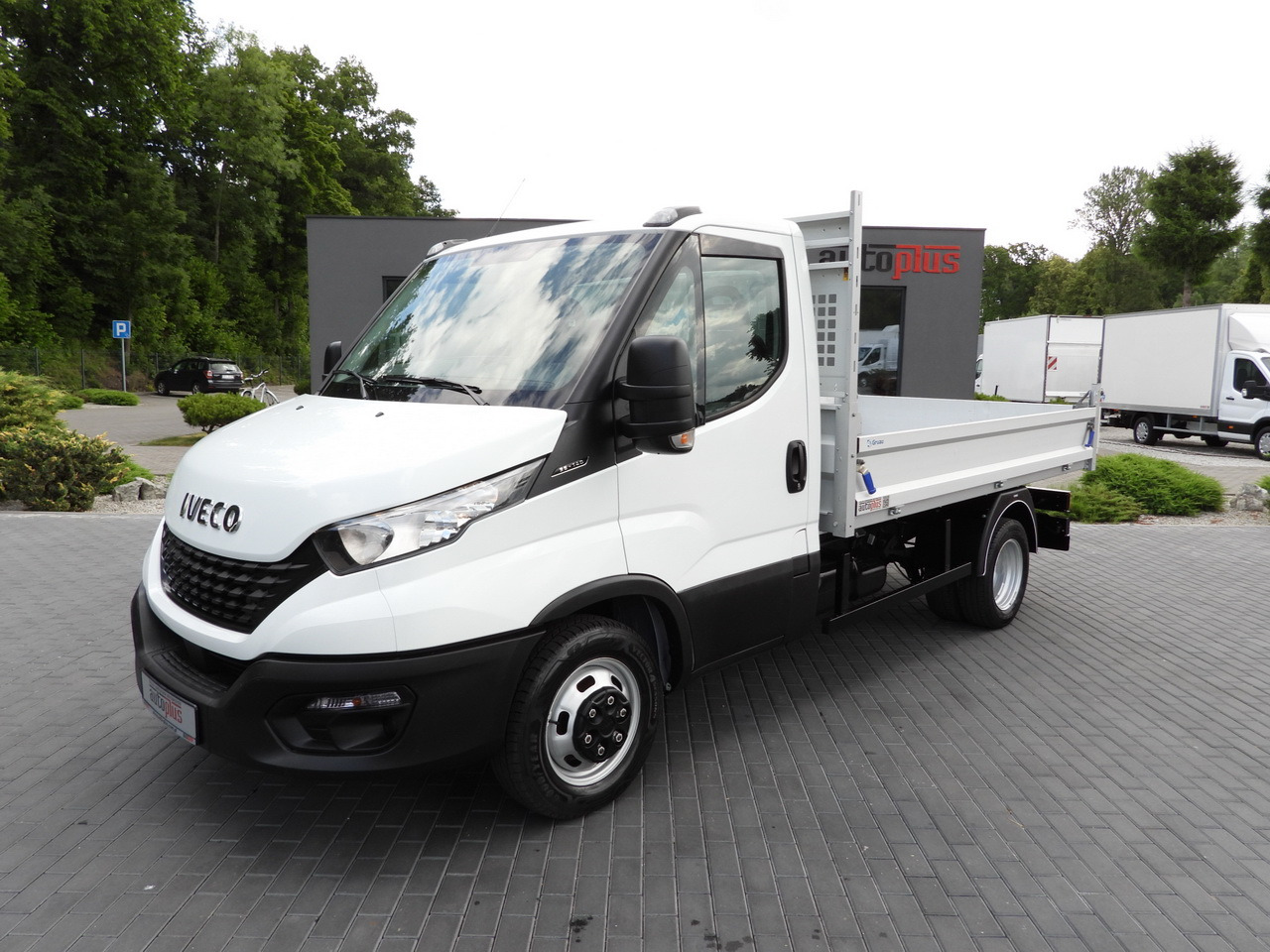Tipper van IVECO DAILY  CRUISE CONTROL TWIN WHEELS AIR CONDITIONING  140HP: picture 17