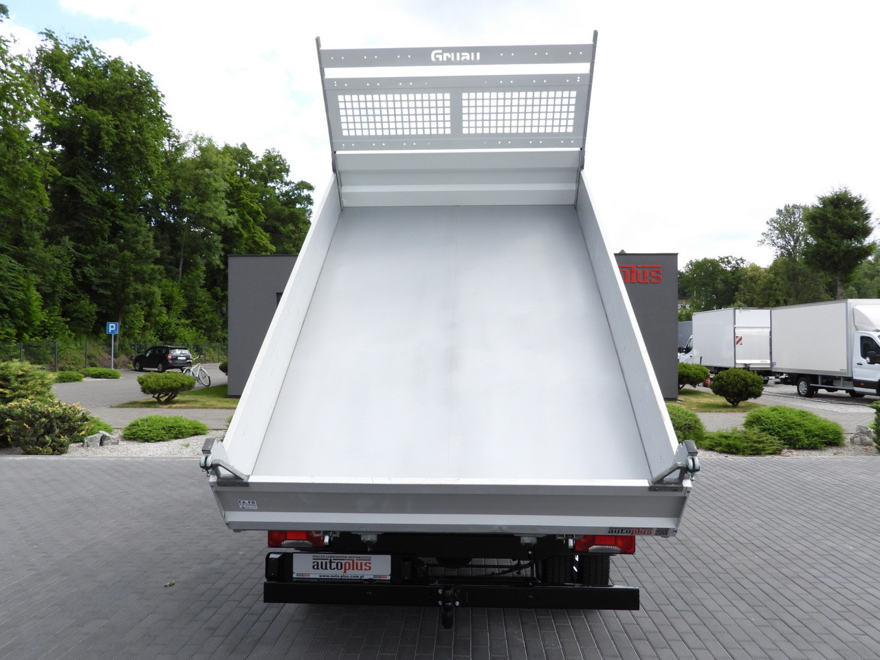 Tipper van IVECO DAILY  CRUISE CONTROL TWIN WHEELS AIR CONDITIONING  140HP: picture 11