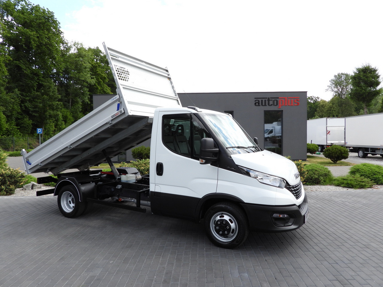 Tipper van IVECO DAILY  CRUISE CONTROL TWIN WHEELS AIR CONDITIONING  140HP: picture 18