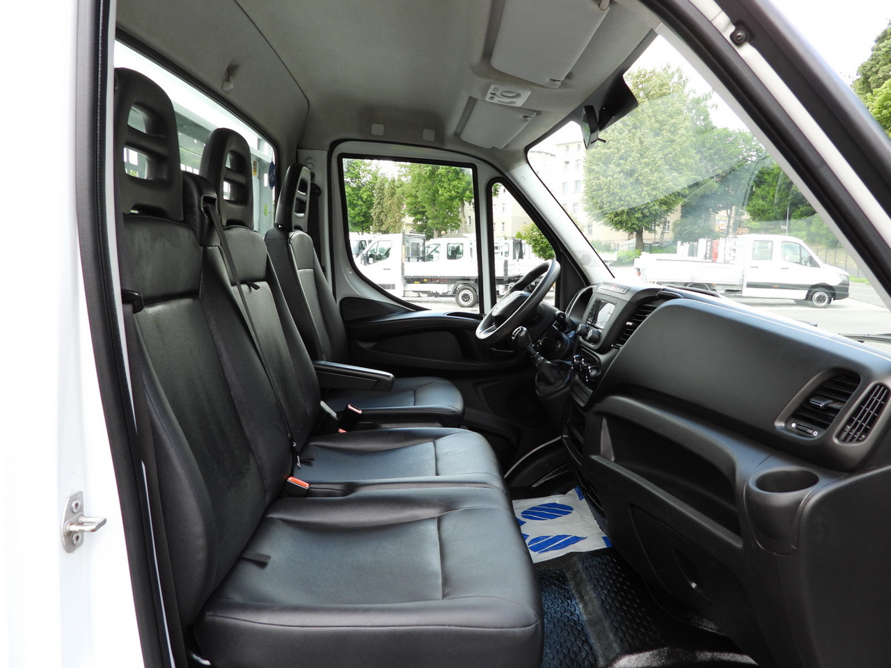 Tipper van IVECO DAILY  CRUISE CONTROL TWIN WHEELS AIR CONDITIONING  140HP: picture 37