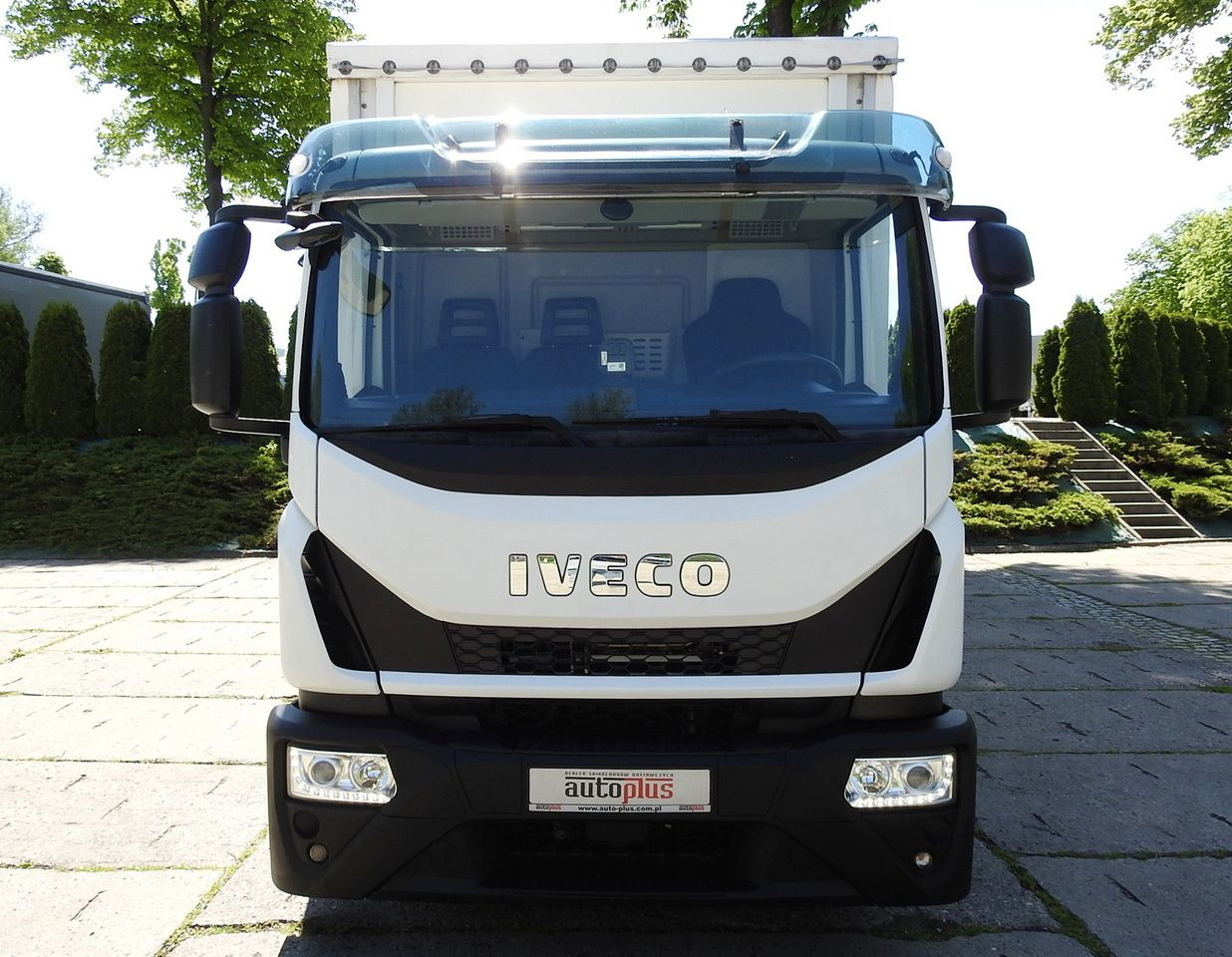 IVECO EUROCARGO 120 - 220 TARPAULIN LIFT 20 PALLETS LED LIGHTS AUTOMATIC TRANSMISSION HI-MATIC TWIN WHEELS AIR CONDITIONING 220HP - Curtain side truck: picture 5 IVECO EUROCARGO 120 - 220 TARPAULIN LIFT 20 PALLETS LED LIGHTS AUTOMATIC TRANSMISSION HI-MATIC TWIN WHEELS AIR CONDITIONING 220HP - Curtain side truck: picture 5