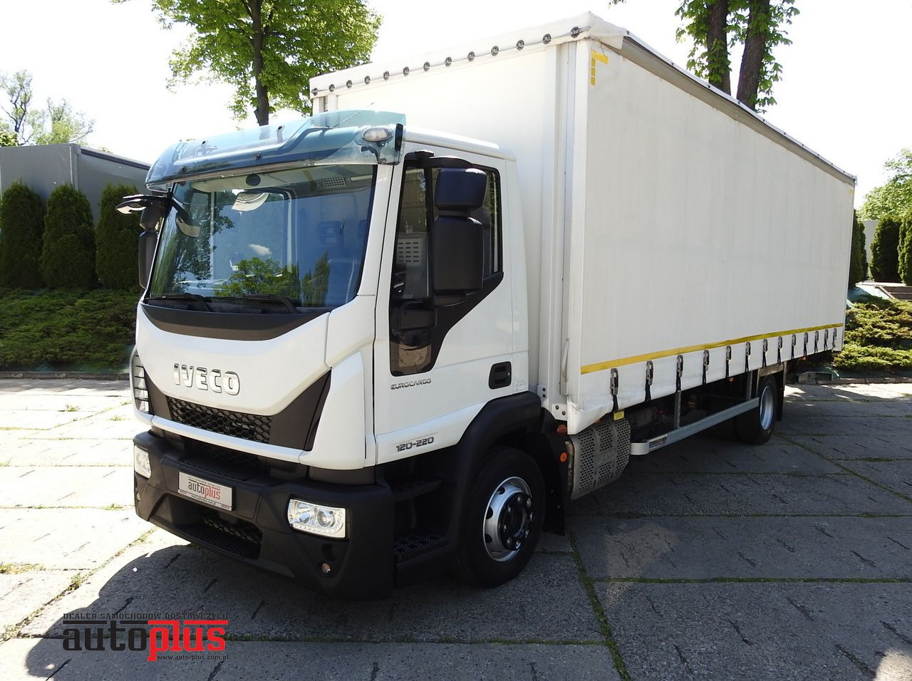 IVECO EUROCARGO 120 - 220 TARPAULIN LIFT 20 PALLETS LED LIGHTS AUTOMATIC TRANSMISSION HI-MATIC TWIN WHEELS AIR CONDITIONING 220HP - Curtain side truck: picture 1 IVECO EUROCARGO 120 - 220 TARPAULIN LIFT 20 PALLETS LED LIGHTS AUTOMATIC TRANSMISSION HI-MATIC TWIN WHEELS AIR CONDITIONING 220HP - Curtain side truck: picture 1
