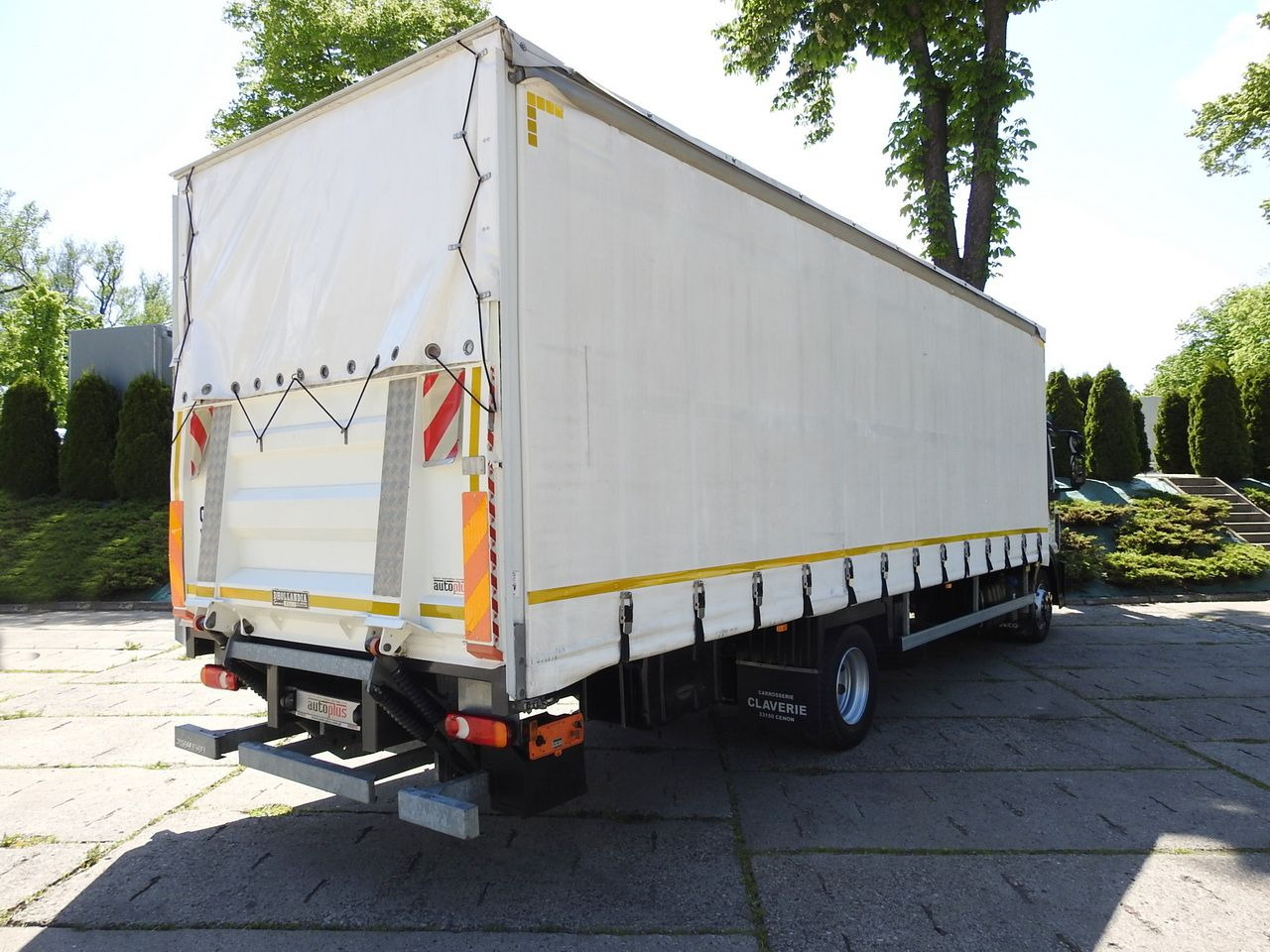 IVECO EUROCARGO 120 - 220 TARPAULIN LIFT 20 PALLETS LED LIGHTS AUTOMATIC TRANSMISSION HI-MATIC TWIN WHEELS AIR CONDITIONING 220HP - Curtain side truck: picture 3 IVECO EUROCARGO 120 - 220 TARPAULIN LIFT 20 PALLETS LED LIGHTS AUTOMATIC TRANSMISSION HI-MATIC TWIN WHEELS AIR CONDITIONING 220HP - Curtain side truck: picture 3