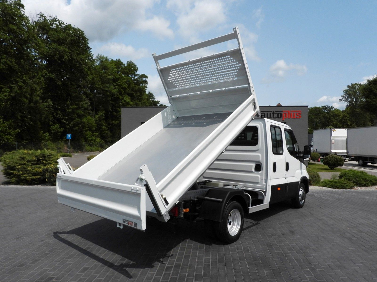 Iveco DAILY 35C14 KIPPER DOPPELKABINE DOKA 6 SITZE A/C - Tipper van, Combi van: picture 3 Iveco DAILY 35C14 KIPPER DOPPELKABINE DOKA 6 SITZE A/C - Tipper van, Combi van: picture 3