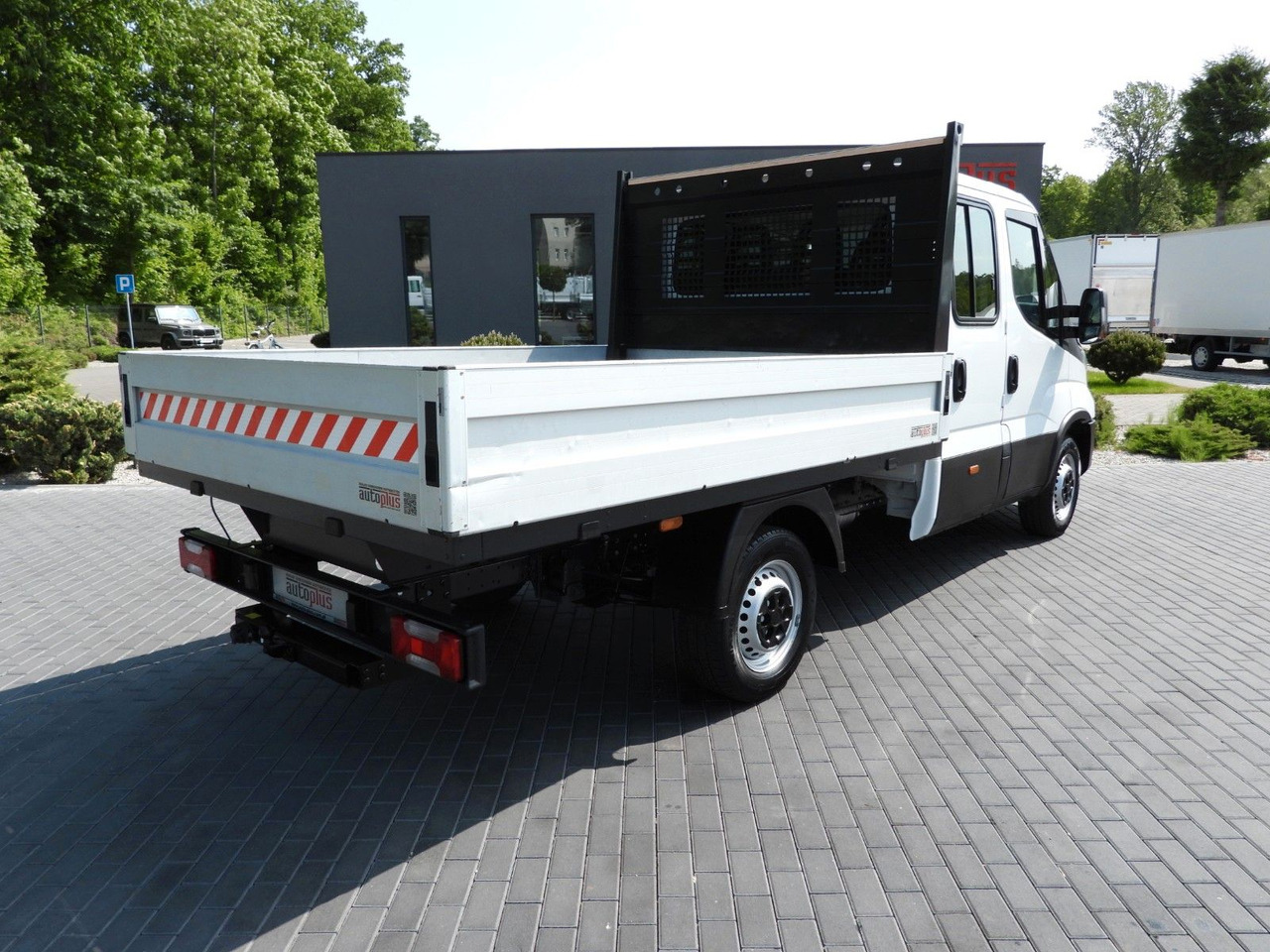 Iveco DAILY 35S12 PRITSCHE DOPPELKABINE DOKA 7 SITZE - Open body delivery van, Combi van: picture 3 Iveco DAILY 35S12 PRITSCHE DOPPELKABINE DOKA 7 SITZE - Open body delivery van, Combi van: picture 3