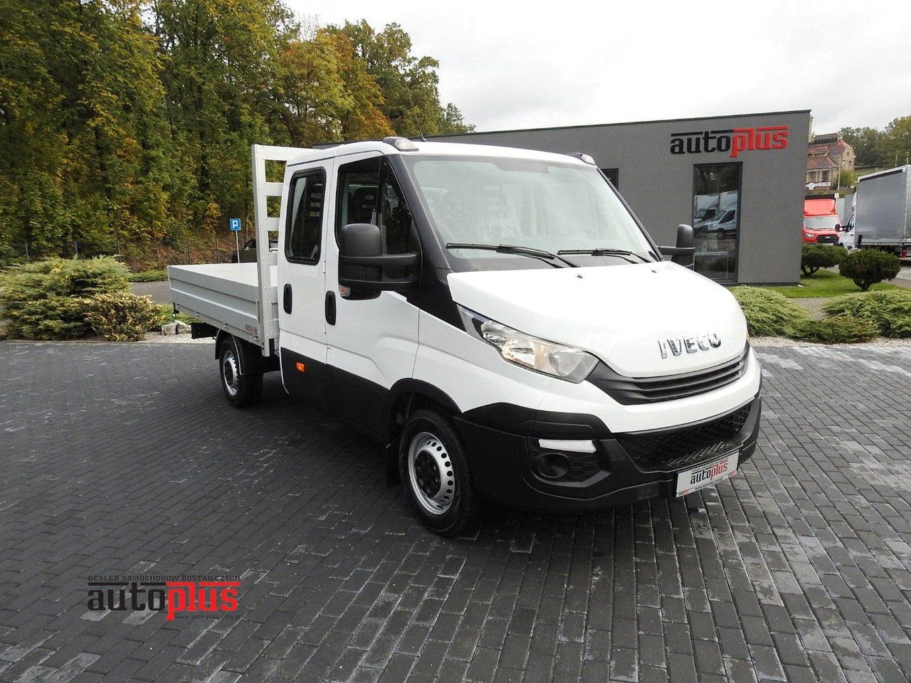 Iveco DAILY 35S15 PRITSCHE DOPPELKABINE DOKA 7 SITZE - Open body delivery van, Combi van: picture 1 Iveco DAILY 35S15 PRITSCHE DOPPELKABINE DOKA 7 SITZE - Open body delivery van, Combi van: picture 1