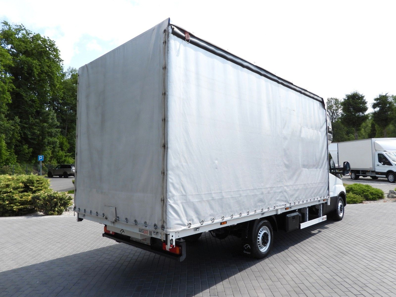 Iveco DAILY 35S18 PRITSCHE PLANE 10 PALETTEN TEMPOMAT - Curtain side van: picture 3 Iveco DAILY 35S18 PRITSCHE PLANE 10 PALETTEN TEMPOMAT - Curtain side van: picture 3