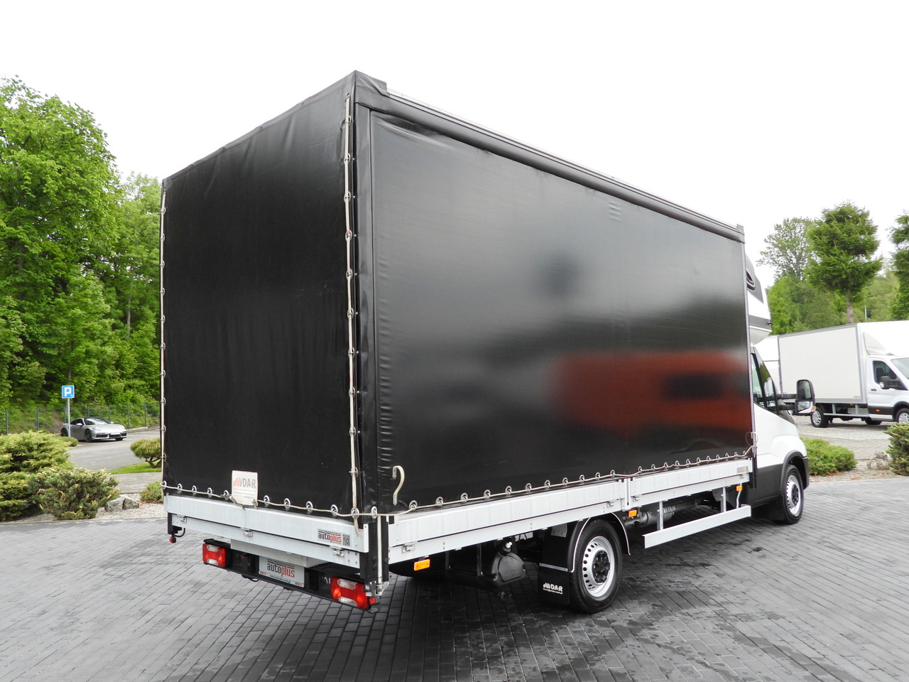 Iveco DAILY 35S18 PRITSCHE PLANE 10 PALETTEN WEBASTO - Curtain side van: picture 3 Iveco DAILY 35S18 PRITSCHE PLANE 10 PALETTEN WEBASTO - Curtain side van: picture 3