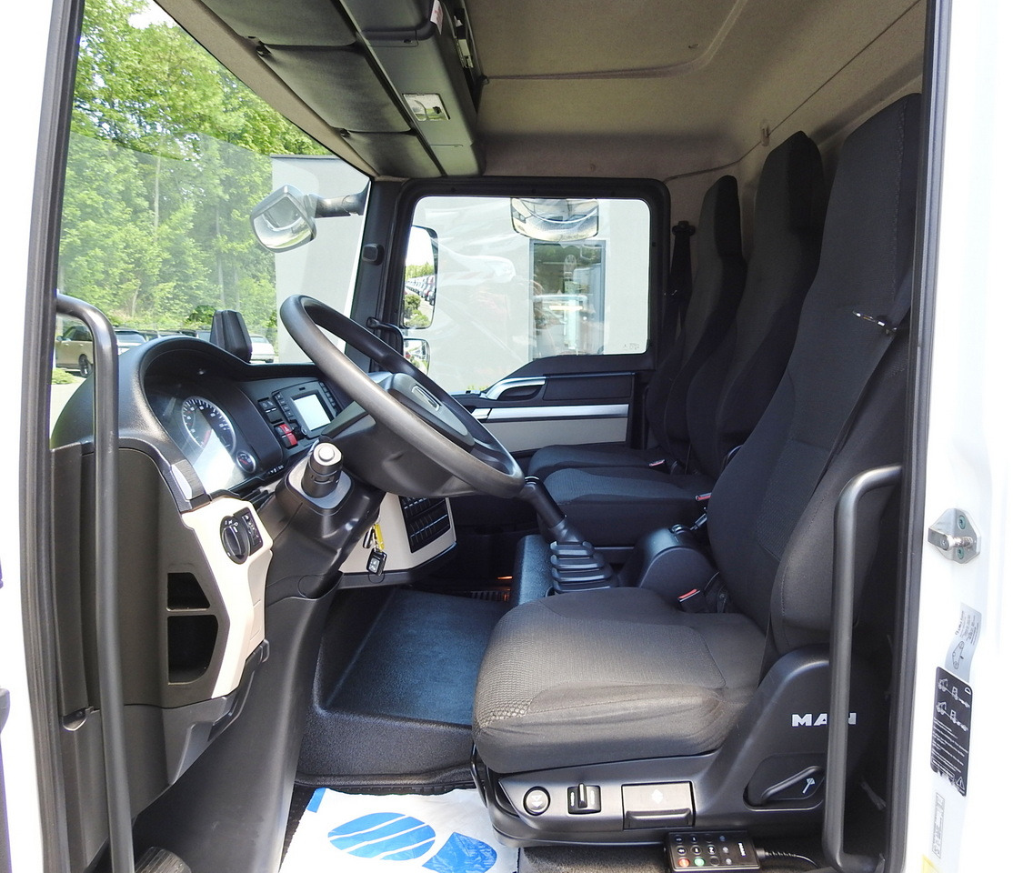 MAN TGL 10.180 REGRIGERATOR BOX -20*C 11 PALLETS POWER SUPPLY 230V AIR CONDITIONING PNEUMATICS TWIN WHEELS  180HP leasing MAN TGL 10.180 REGRIGERATOR BOX -20*C 11 PALLETS POWER SUPPLY 230V AIR CONDITIONING PNEUMATICS TWIN WHEELS  180HP: picture 33