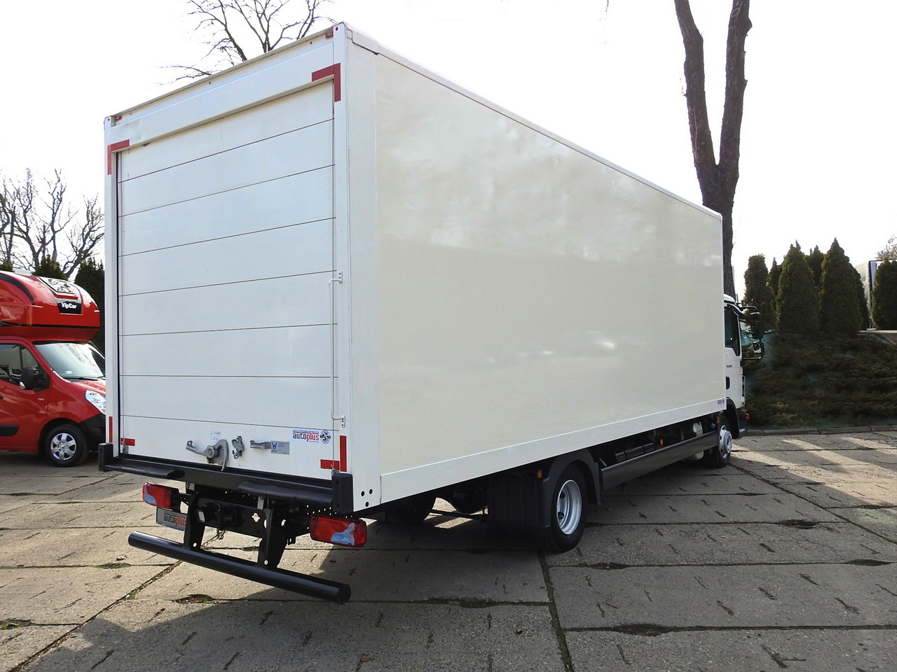 MAN TGL 8.18 BOX 16 PALLETS CRUISE CONTROL TWIN WHEELS 180HP - Closed box van: picture 3 MAN TGL 8.18 BOX 16 PALLETS CRUISE CONTROL TWIN WHEELS 180HP - Closed box van: picture 3