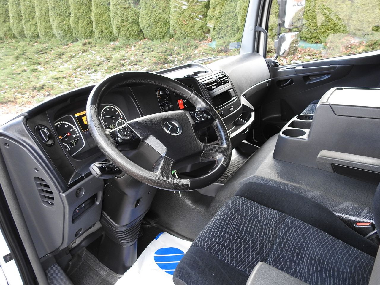 MERCEDES ATEGO 12.24 BOX LIFT 18 PALLETS CRUISE CONTROL AUTOMATIC TRANSMISSION  TWIN WHEELS AIR CONDITIONING  240HP - Closed box van: picture 2 MERCEDES ATEGO 12.24 BOX LIFT 18 PALLETS CRUISE CONTROL AUTOMATIC TRANSMISSION  TWIN WHEELS AIR CONDITIONING  240HP - Closed box van: picture 2