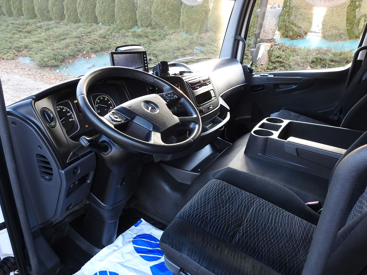 MERCEDES ATEGO 12.24 REGRIGERATOR BOX -10*C LIFT 16 PALLETS HEATING FUNCTION WEBASTO CRUISE CONTROL PNEUMATICS AIR CONDITIONING 240HP - Refrigerator truck: picture 2 MERCEDES ATEGO 12.24 REGRIGERATOR BOX -10*C LIFT 16 PALLETS HEATING FUNCTION WEBASTO CRUISE CONTROL PNEUMATICS AIR CONDITIONING 240HP - Refrigerator truck: picture 2