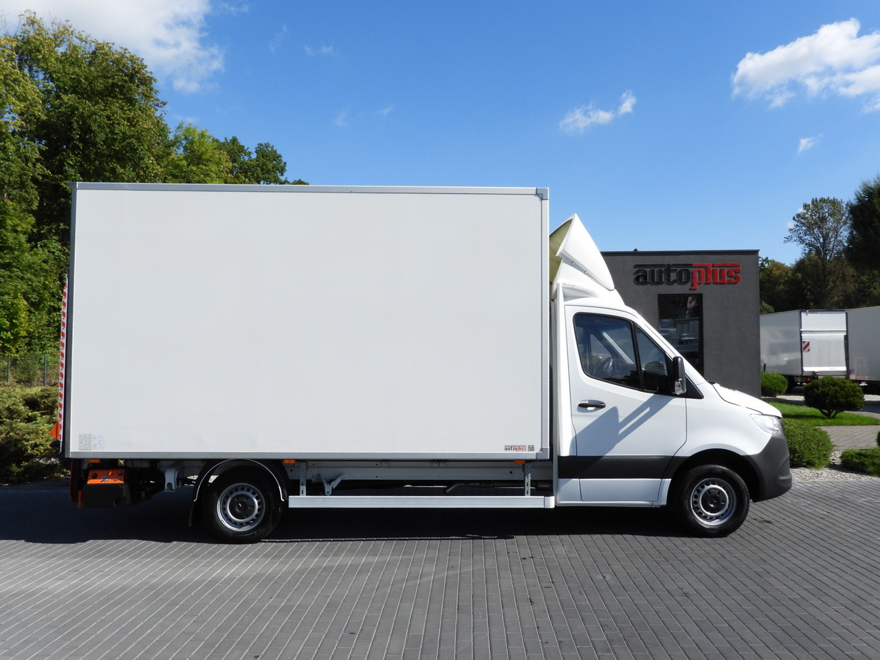 Closed box van MERCEDES SPRINTER 315 BOX LIFT 8 PALLETS AIR CONDITIONING 150HP: picture 7 Closed box van MERCEDES SPRINTER 315 BOX LIFT 8 PALLETS AIR CONDITIONING 150HP: picture 7
