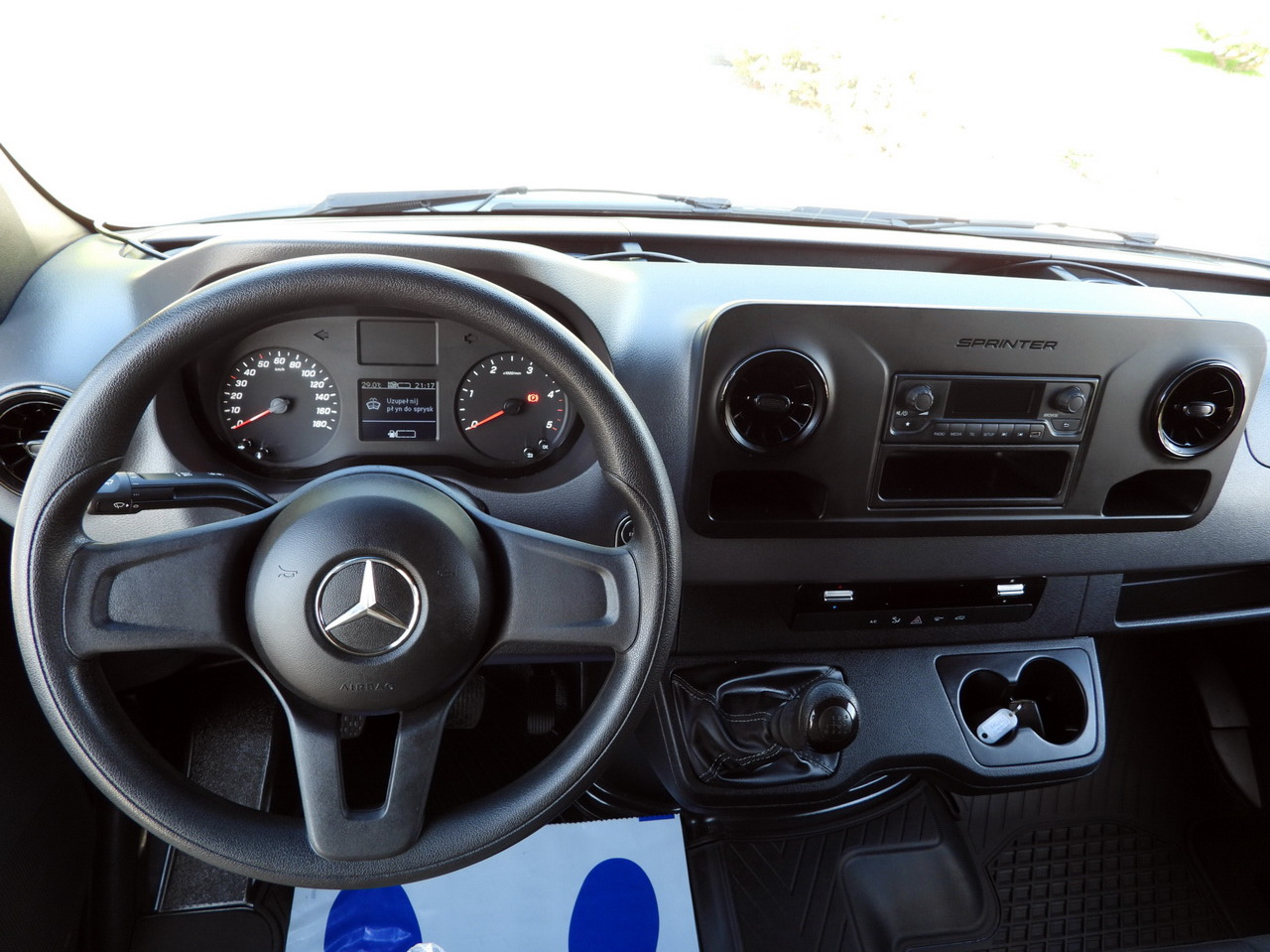 Closed box van MERCEDES SPRINTER 315 BOX LIFT 8 PALLETS AIR CONDITIONING 150HP: picture 25 Closed box van MERCEDES SPRINTER 315 BOX LIFT 8 PALLETS AIR CONDITIONING 150HP: picture 25