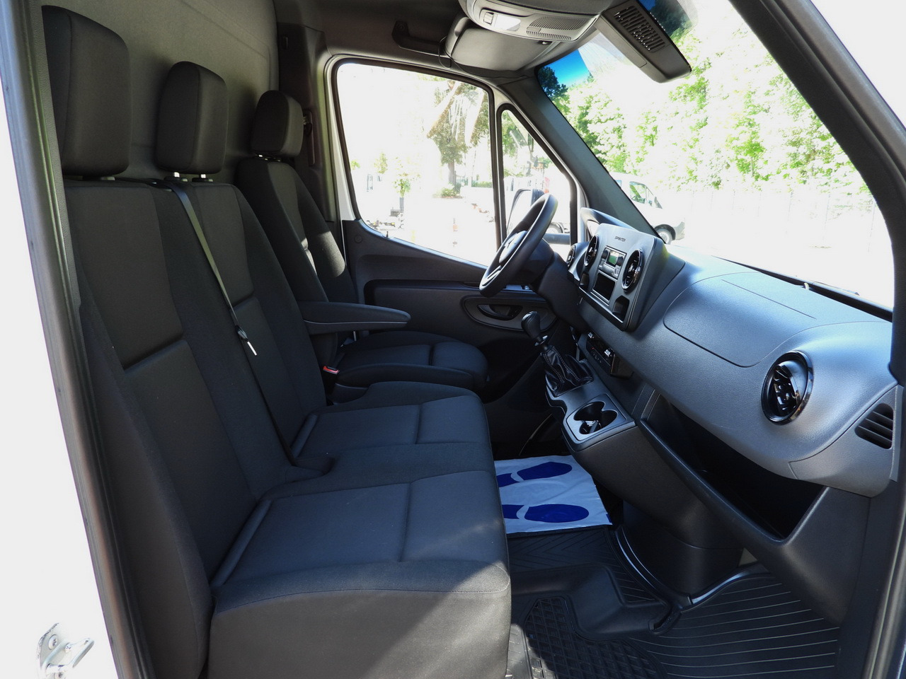 Closed box van MERCEDES SPRINTER 315 BOX LIFT 8 PALLETS AIR CONDITIONING 150HP: picture 35 Closed box van MERCEDES SPRINTER 315 BOX LIFT 8 PALLETS AIR CONDITIONING 150HP: picture 35