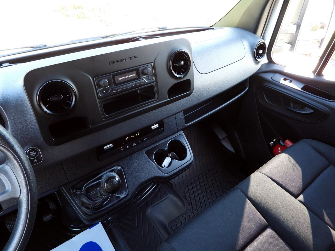 Closed box van MERCEDES SPRINTER 315 BOX LIFT 8 PALLETS AIR CONDITIONING 150HP: picture 27 Closed box van MERCEDES SPRINTER 315 BOX LIFT 8 PALLETS AIR CONDITIONING 150HP: picture 27