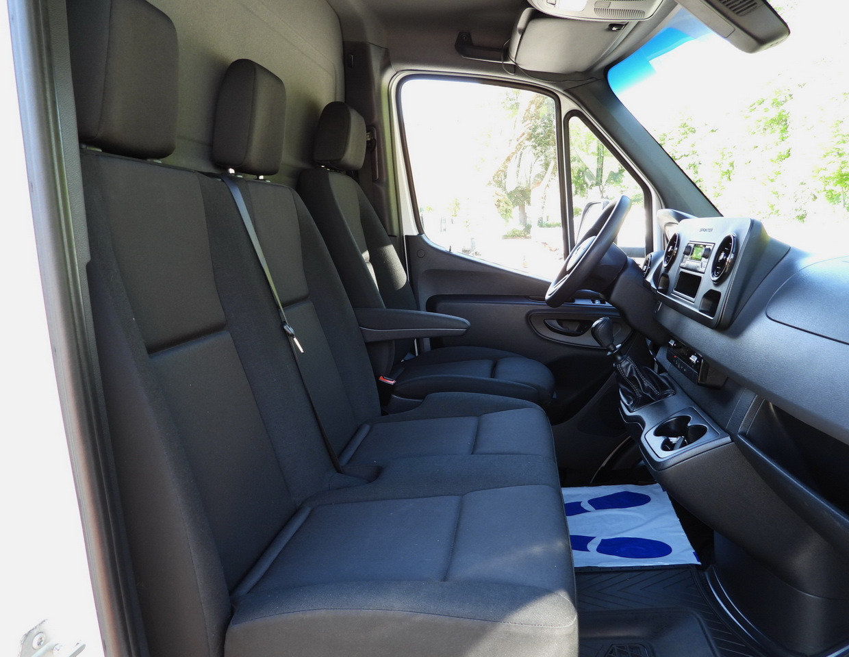 Closed box van MERCEDES SPRINTER 315 BOX LIFT 8 PALLETS AIR CONDITIONING 150HP: picture 37 Closed box van MERCEDES SPRINTER 315 BOX LIFT 8 PALLETS AIR CONDITIONING 150HP: picture 37