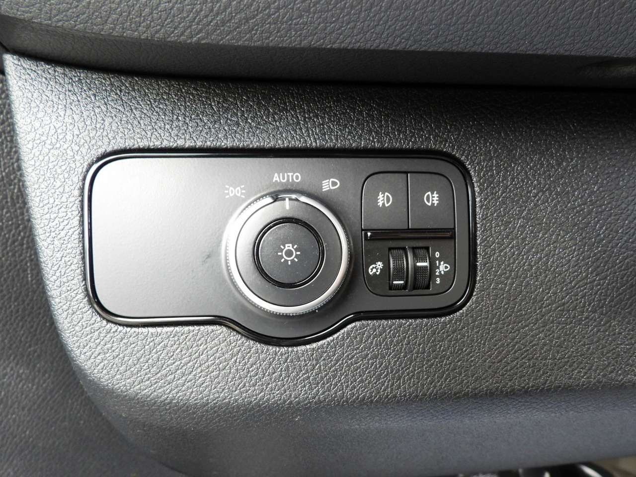 Open body delivery van MERCEDES SPRINTER 315 STAKE BODY 8 PALLETS CRUISE CONTROL AIR CONDITIONING 150HP: picture 26 Open body delivery van MERCEDES SPRINTER 315 STAKE BODY 8 PALLETS CRUISE CONTROL AIR CONDITIONING 150HP: picture 26