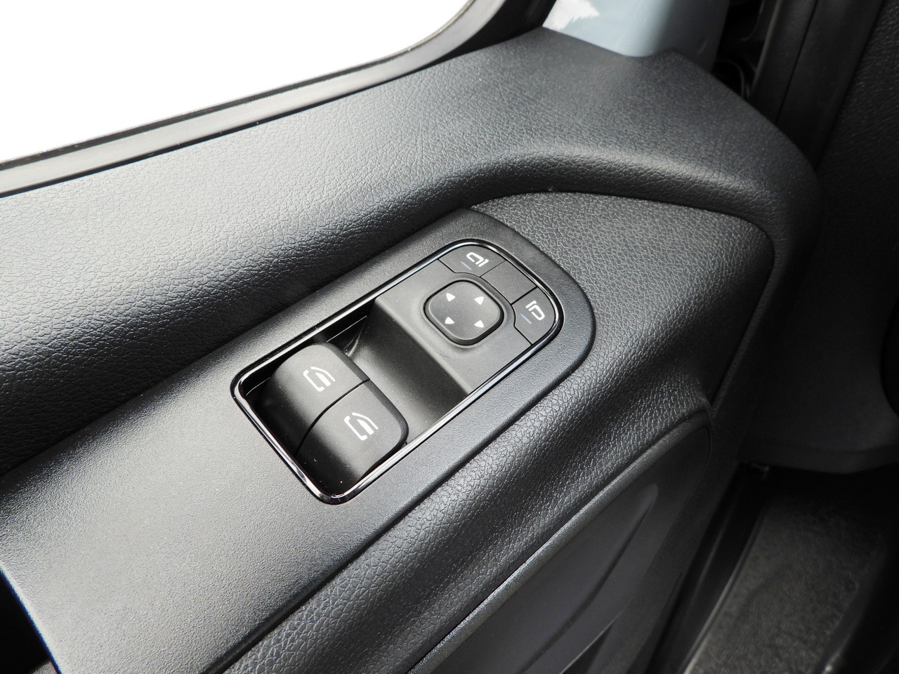 Open body delivery van MERCEDES SPRINTER 315 STAKE BODY 8 PALLETS CRUISE CONTROL AIR CONDITIONING 150HP: picture 24 Open body delivery van MERCEDES SPRINTER 315 STAKE BODY 8 PALLETS CRUISE CONTROL AIR CONDITIONING 150HP: picture 24