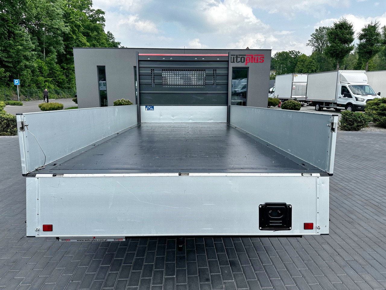 Open body delivery van MERCEDES SPRINTER 315 STAKE BODY 8 PALLETS CRUISE CONTROL AIR CONDITIONING 150HP: picture 11 Open body delivery van MERCEDES SPRINTER 315 STAKE BODY 8 PALLETS CRUISE CONTROL AIR CONDITIONING 150HP: picture 11