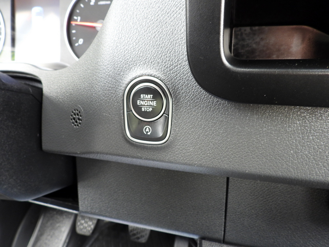 Open body delivery van MERCEDES SPRINTER 315 STAKE BODY 8 PALLETS CRUISE CONTROL AIR CONDITIONING 150HP: picture 30 Open body delivery van MERCEDES SPRINTER 315 STAKE BODY 8 PALLETS CRUISE CONTROL AIR CONDITIONING 150HP: picture 30