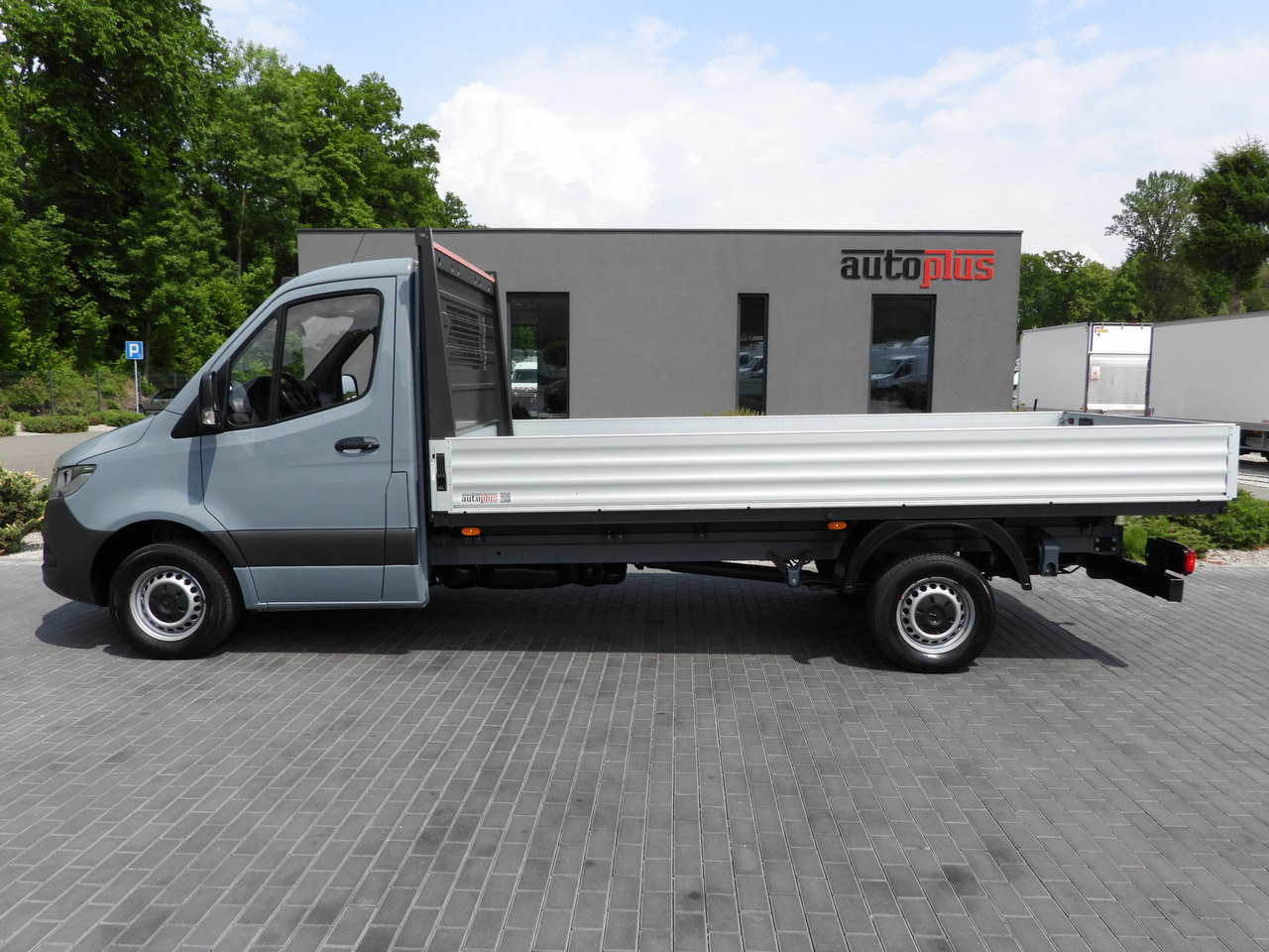 Open body delivery van MERCEDES SPRINTER 315 STAKE BODY 8 PALLETS CRUISE CONTROL AIR CONDITIONING 150HP: picture 8 Open body delivery van MERCEDES SPRINTER 315 STAKE BODY 8 PALLETS CRUISE CONTROL AIR CONDITIONING 150HP: picture 8