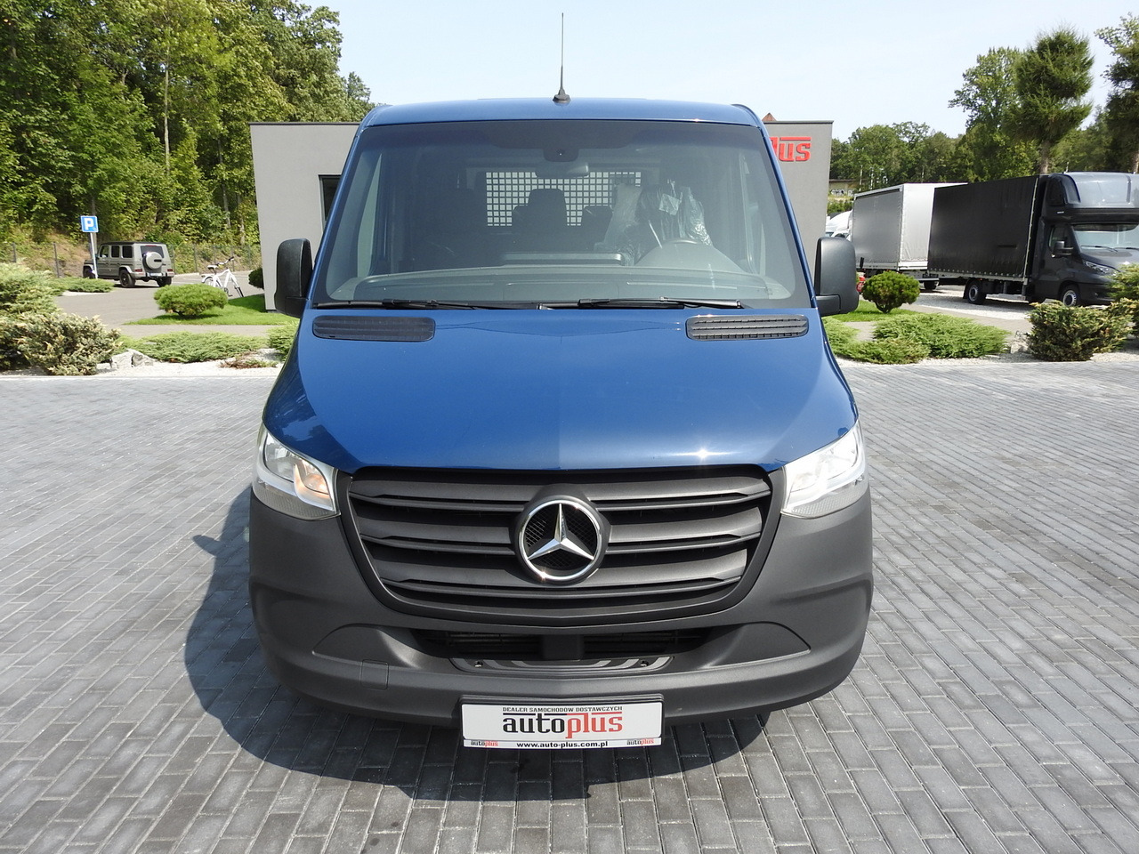 MERCEDES SPRINTER 316 STAKE BODY DOUBLE CABIN DOKA 7 SEATS AIR CONDITIONING  160HP - Combi van: picture 5 MERCEDES SPRINTER 316 STAKE BODY DOUBLE CABIN DOKA 7 SEATS AIR CONDITIONING  160HP - Combi van: picture 5