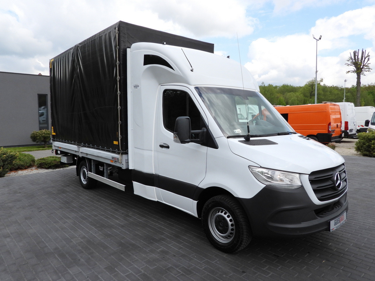MERCEDES SPRINTER 316 TARPAULIN LIFT 8 PALLETS WEBASTO CRUISE CONTROL AIR CONDITIONING  160HP - Curtain side van: picture 4 MERCEDES SPRINTER 316 TARPAULIN LIFT 8 PALLETS WEBASTO CRUISE CONTROL AIR CONDITIONING  160HP - Curtain side van: picture 4