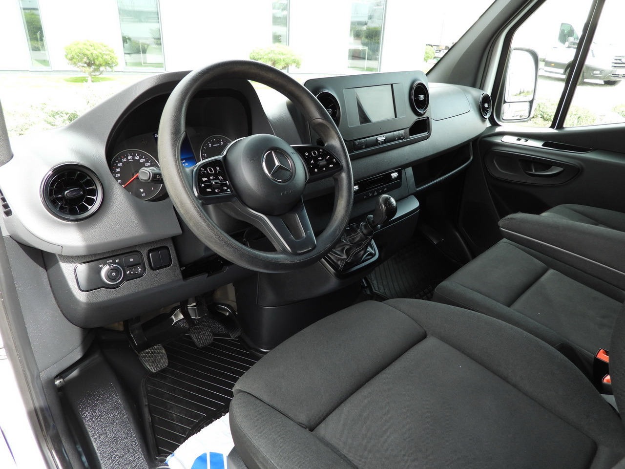 MERCEDES SPRINTER 516 TIPPER CRUISE CONTROL TWIN WHEELS AIR CONDITIONING  160HP - Tipper van: picture 2 MERCEDES SPRINTER 516 TIPPER CRUISE CONTROL TWIN WHEELS AIR CONDITIONING  160HP - Tipper van: picture 2