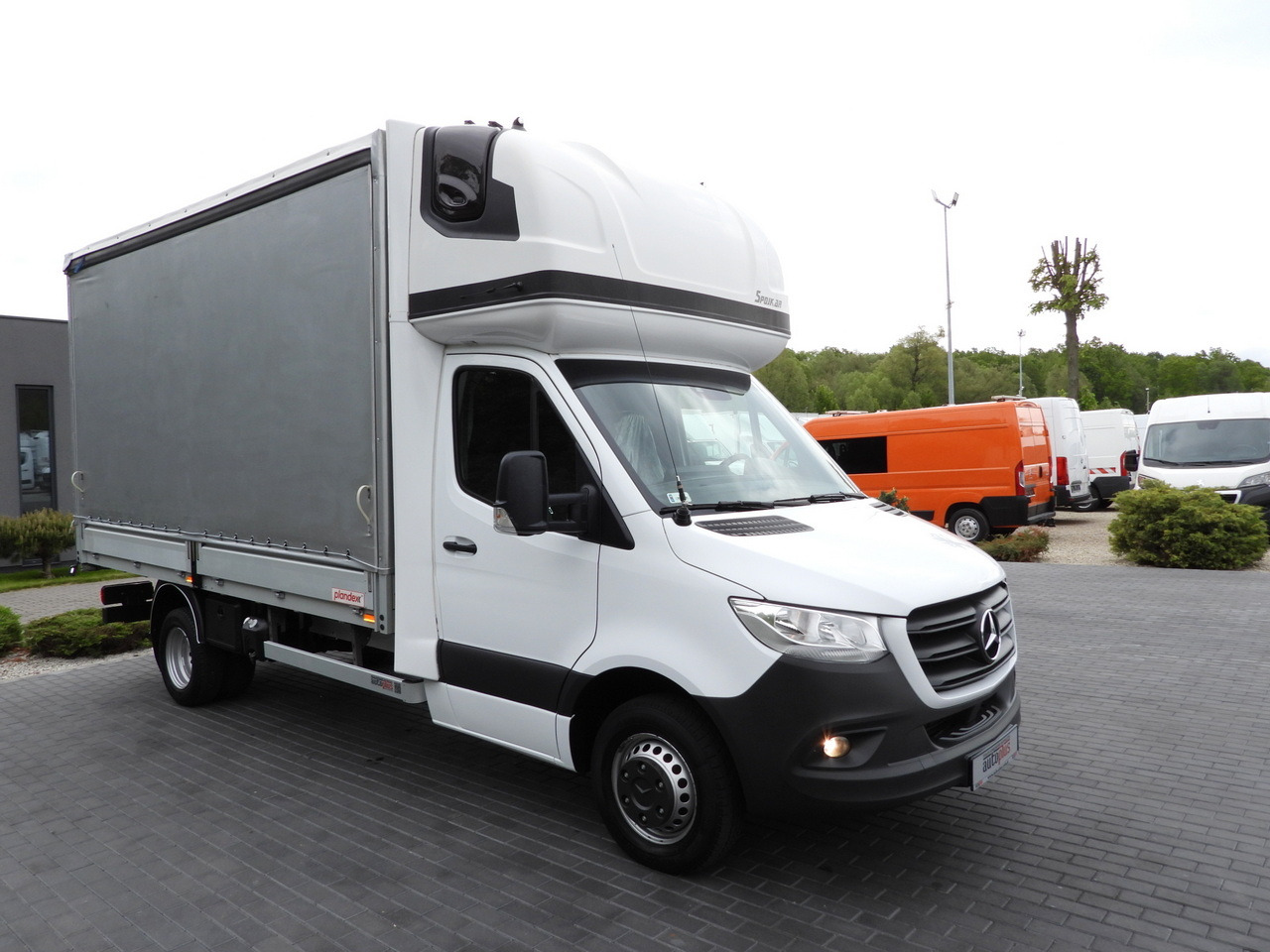 MERCEDES SPRINTER 519  TARPAULIN 8 PALLETS WEBASTO CRUISE CONTROL TWIN WHEELS AIR CONDITIONING  190HP - Curtain side van: picture 4 MERCEDES SPRINTER 519  TARPAULIN 8 PALLETS WEBASTO CRUISE CONTROL TWIN WHEELS AIR CONDITIONING  190HP - Curtain side van: picture 4