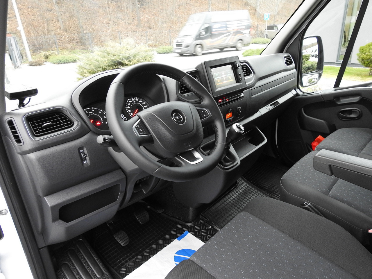 OPEL MOVANO REFRIGERATOR VAN 0*C CRUISE CONTROL NAVIGATION AIR CONDITIONING LED LIGHTS 150HP - Refrigerated delivery van: picture 2 OPEL MOVANO REFRIGERATOR VAN 0*C CRUISE CONTROL NAVIGATION AIR CONDITIONING LED LIGHTS 150HP - Refrigerated delivery van: picture 2