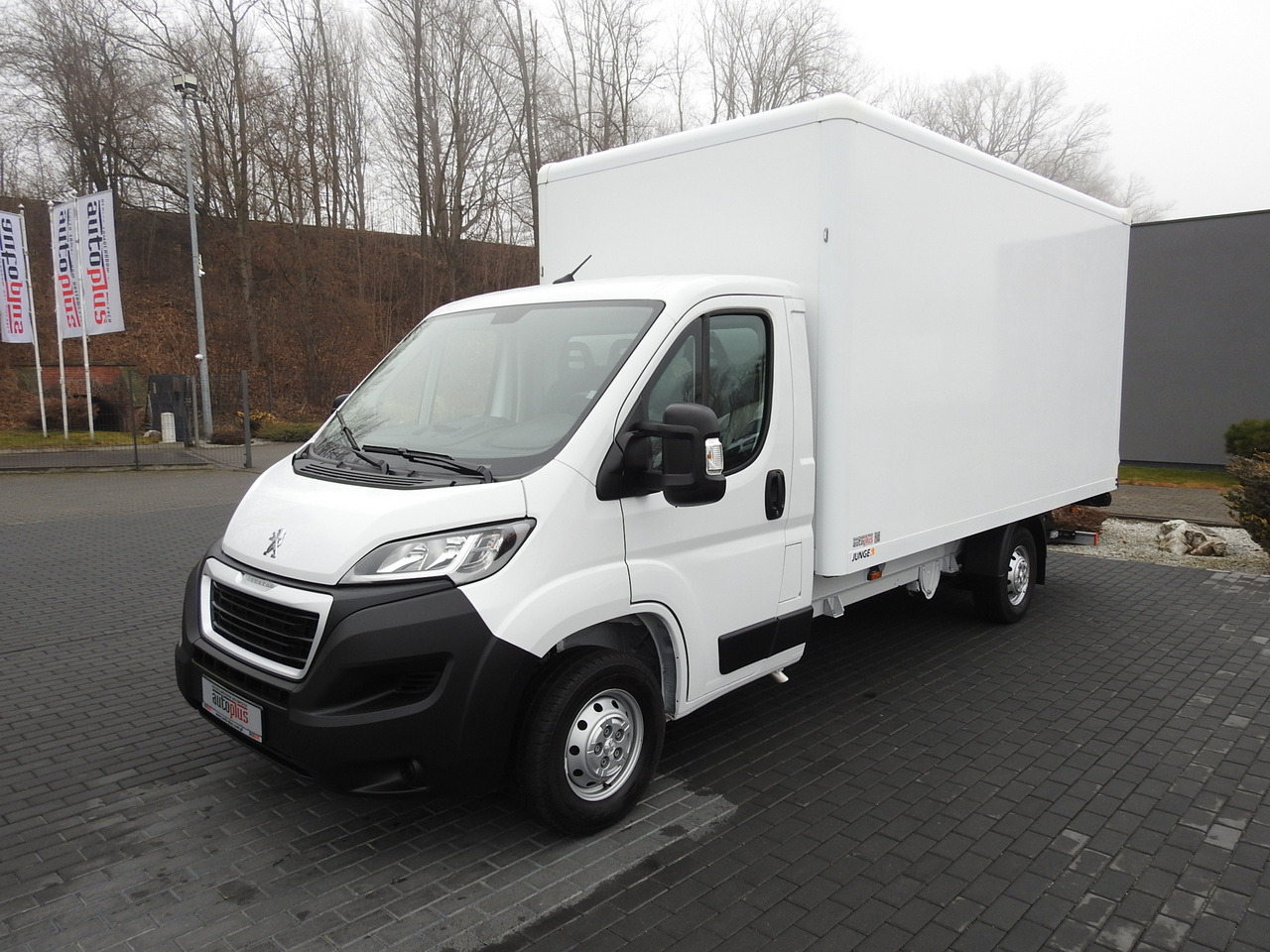Closed box van PEUGEOT BOXER BOX LIFT 8 PALLETS CRUISE CONTROL AIR CONDITIONING  140HP: picture 6