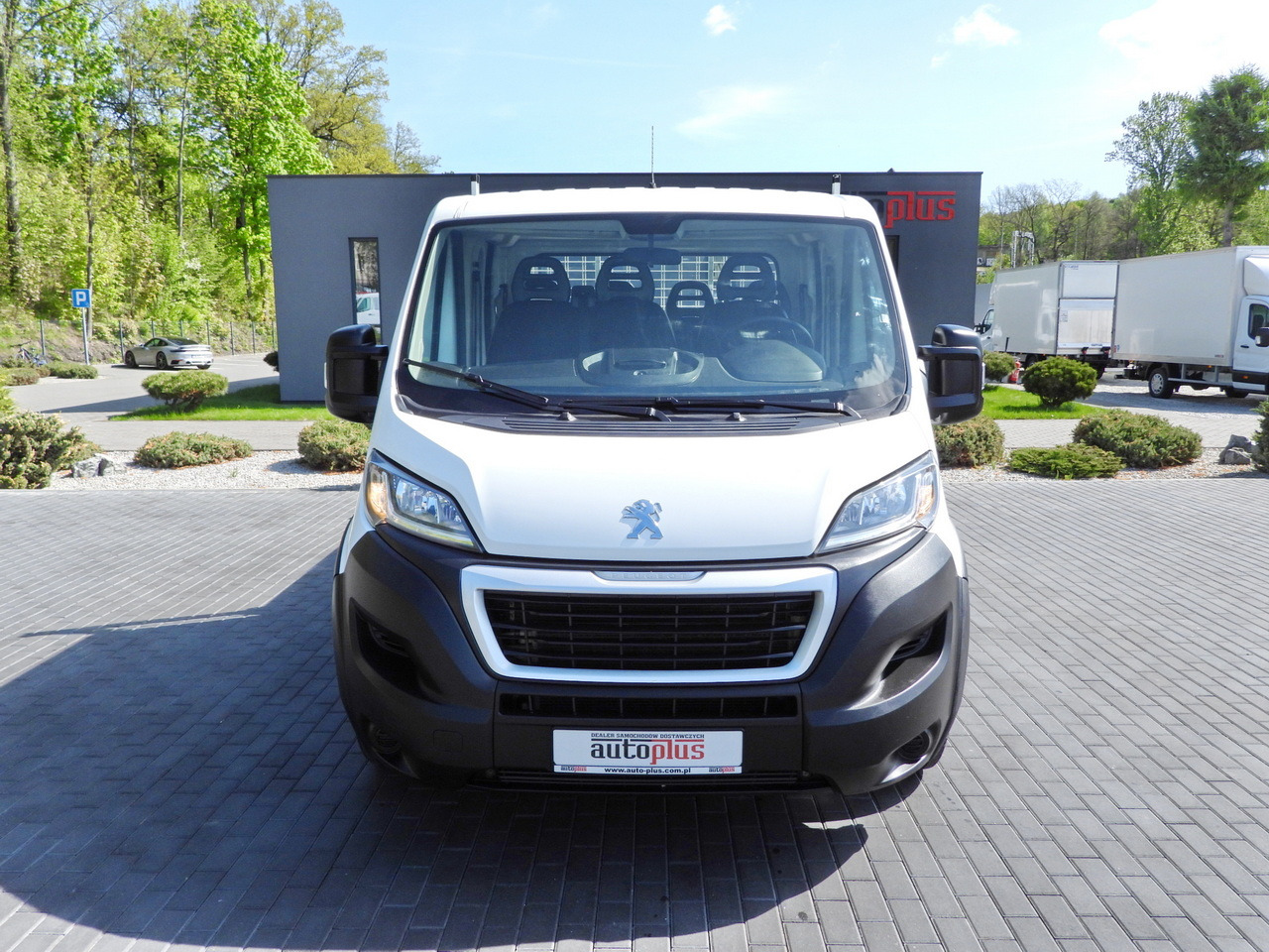 PEUGEOT BOXER  TIPPER DOUBLE CABIN DOKA 7 SEATS CRUISE CONTROL AIR CONDITIONING  140HP - Tipper van: picture 5 PEUGEOT BOXER  TIPPER DOUBLE CABIN DOKA 7 SEATS CRUISE CONTROL AIR CONDITIONING  140HP - Tipper van: picture 5
