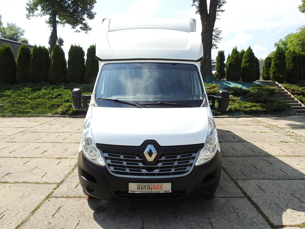 RENAULT MASTER - Curtain side van: picture 5 RENAULT MASTER - Curtain side van: picture 5