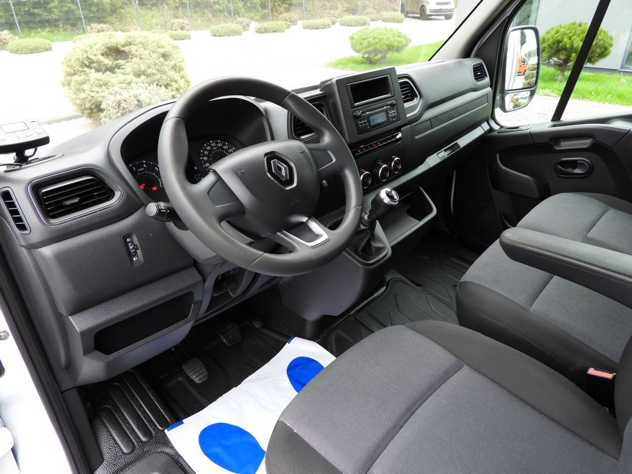 RENAULT MASTER REGRIGERATOR BOX 0*C LED LIGHTS AIR CONDITIONING  165HP - Refrigerated delivery van: picture 2 RENAULT MASTER REGRIGERATOR BOX 0*C LED LIGHTS AIR CONDITIONING  165HP - Refrigerated delivery van: picture 2