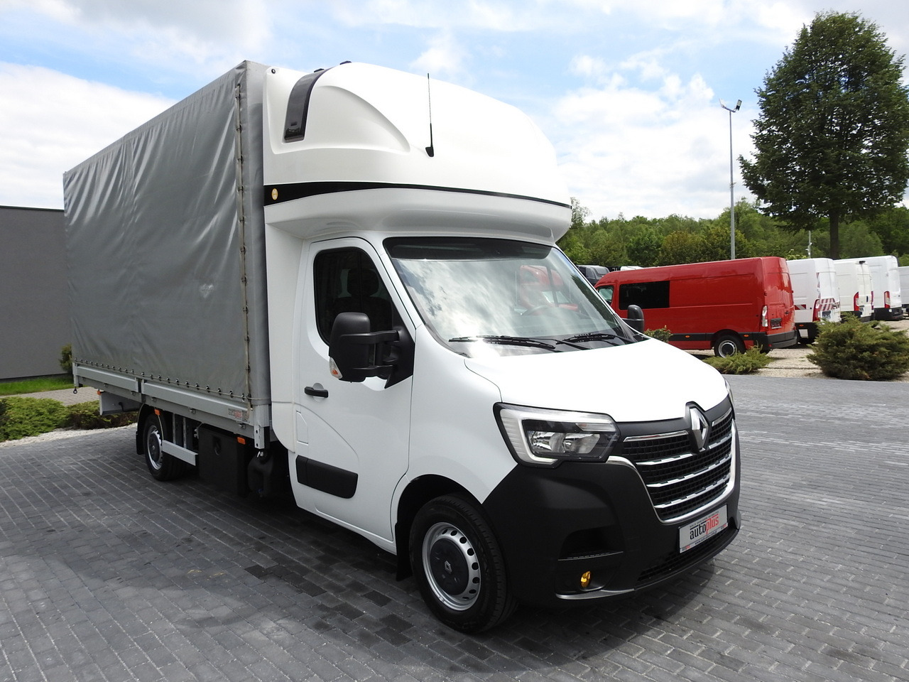 RENAULT MASTER TARPAULIN 10 PALLETS WEBASTO CRUISE CONTROL AIR CONDITIONING LED LIGHTS  165HP - Curtain side van: picture 4 RENAULT MASTER TARPAULIN 10 PALLETS WEBASTO CRUISE CONTROL AIR CONDITIONING LED LIGHTS  165HP - Curtain side van: picture 4