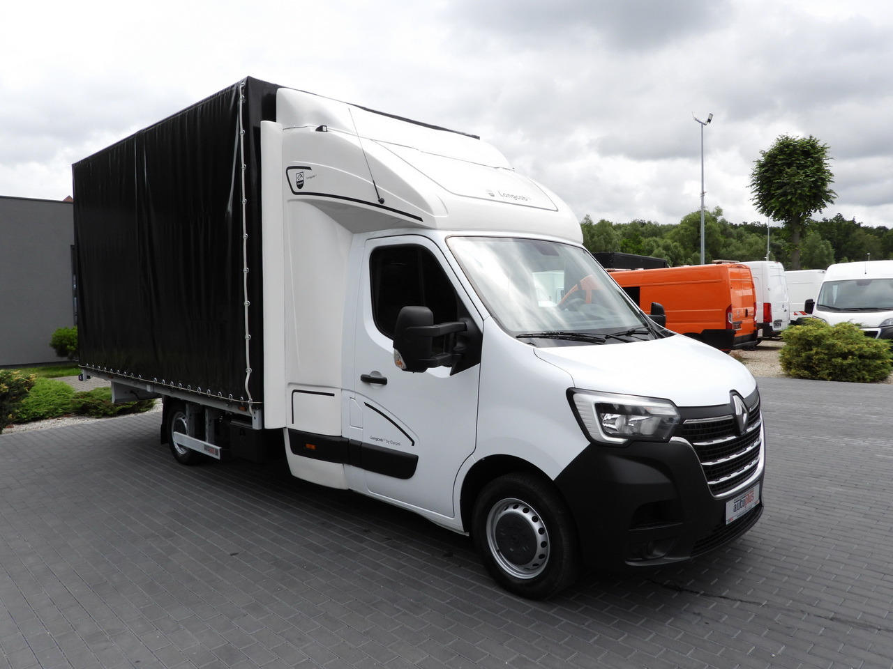 RENAULT MASTER TARPAULIN 10 PALLETS WEBASTO CRUISE CONTROL LED LIGHTS PNEUMATICS AIR CONDITIONING 165HP - Curtain side van: picture 4 RENAULT MASTER TARPAULIN 10 PALLETS WEBASTO CRUISE CONTROL LED LIGHTS PNEUMATICS AIR CONDITIONING 165HP - Curtain side van: picture 4