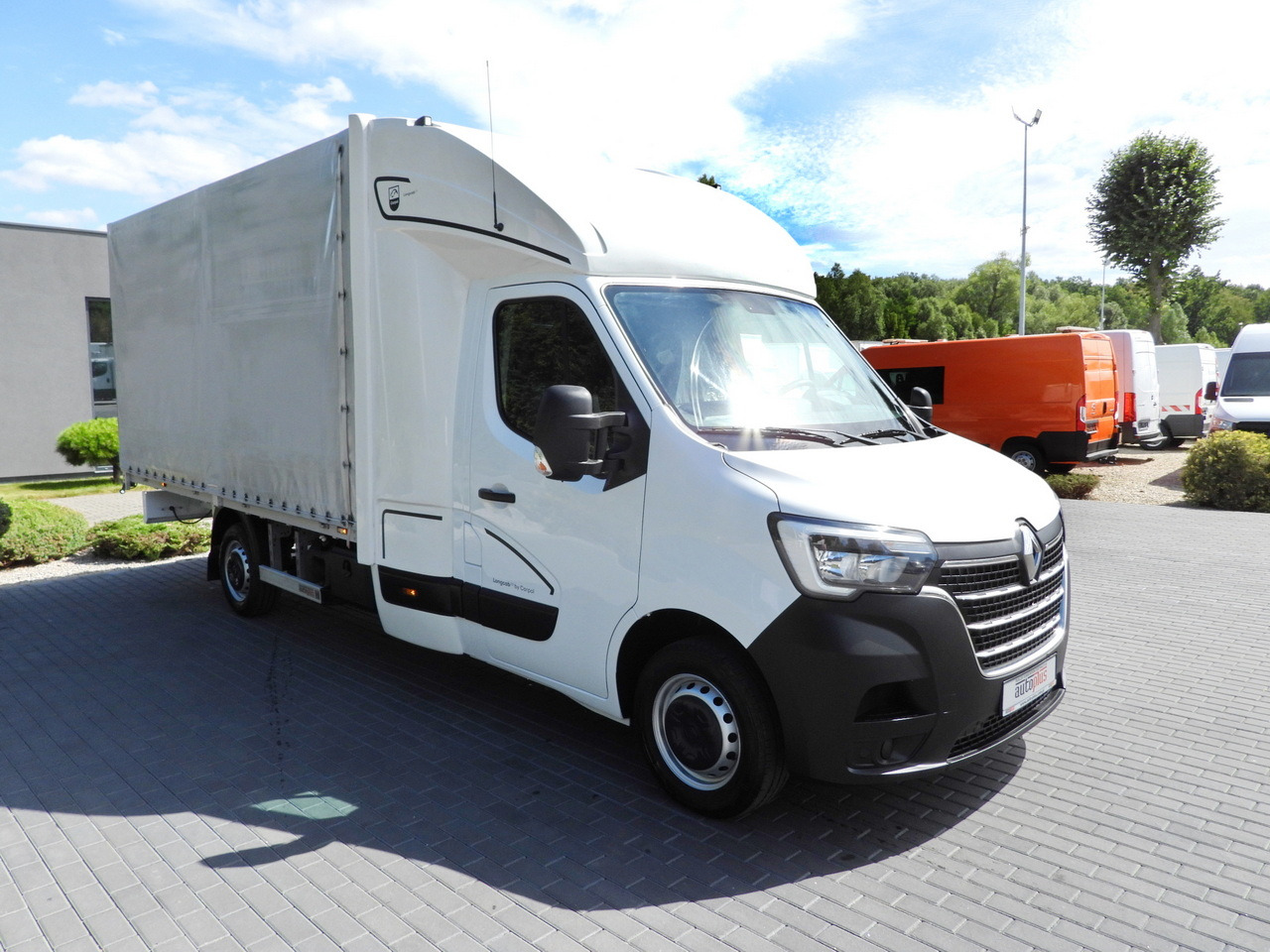 RENAULT MASTER TARPAULIN 8 PALLETS WEBASTO CRUISE CONTROL LED LIGHTS PNEUMATICS AIR CONDITIONING 165HP - Curtain side van: picture 4 RENAULT MASTER TARPAULIN 8 PALLETS WEBASTO CRUISE CONTROL LED LIGHTS PNEUMATICS AIR CONDITIONING 165HP - Curtain side van: picture 4