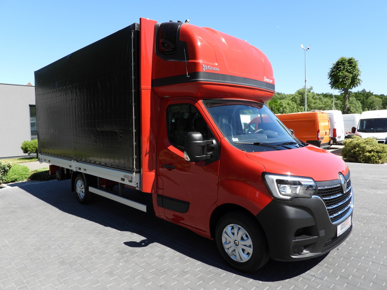 RENAULT MASTER TARPAULIN WEBASTO CRUISE CONTROL LED LIGHTS PNEUMATICS AIR CONDITIONING  165HP - Curtain side van: picture 4 RENAULT MASTER TARPAULIN WEBASTO CRUISE CONTROL LED LIGHTS PNEUMATICS AIR CONDITIONING  165HP - Curtain side van: picture 4
