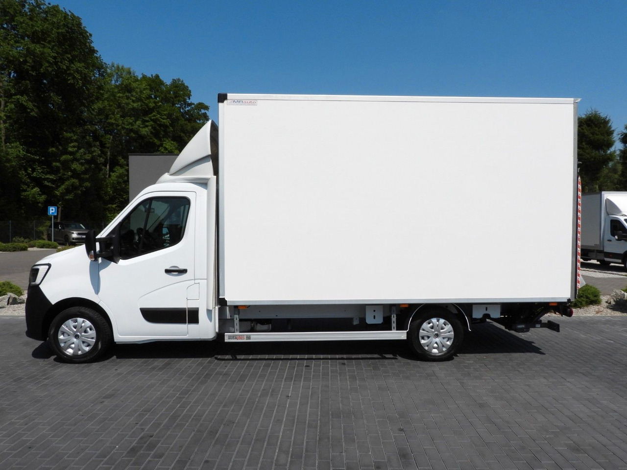 Closed box van Renault MASTER  KOFFER AUFZUG 8 PALETTEN TEMPOMAT LED: picture 9