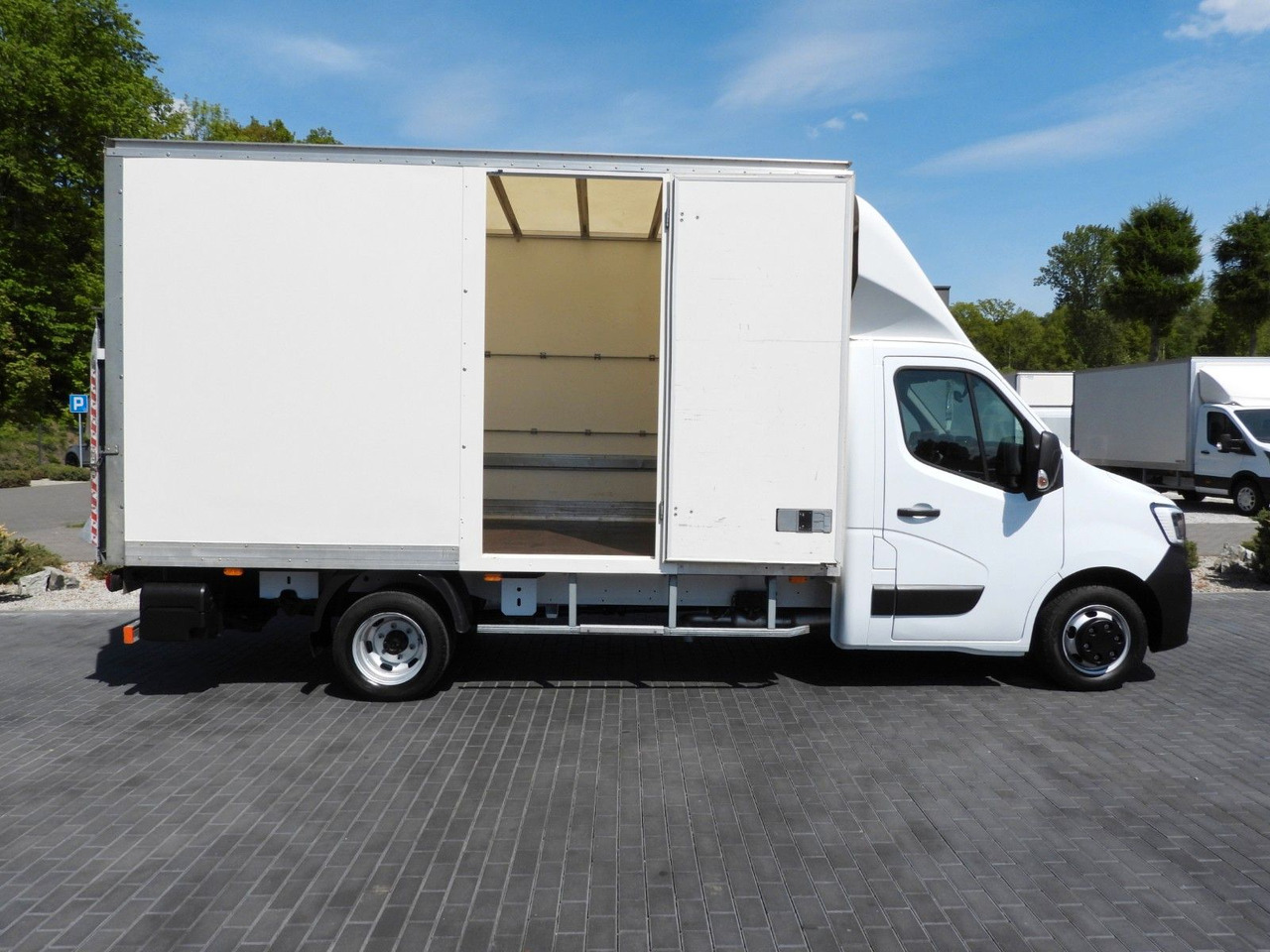New Closed box van Renault MASTER  KOFFER AUFZUG 8 PALETTEN TEMPOMAT NAVI: picture 8