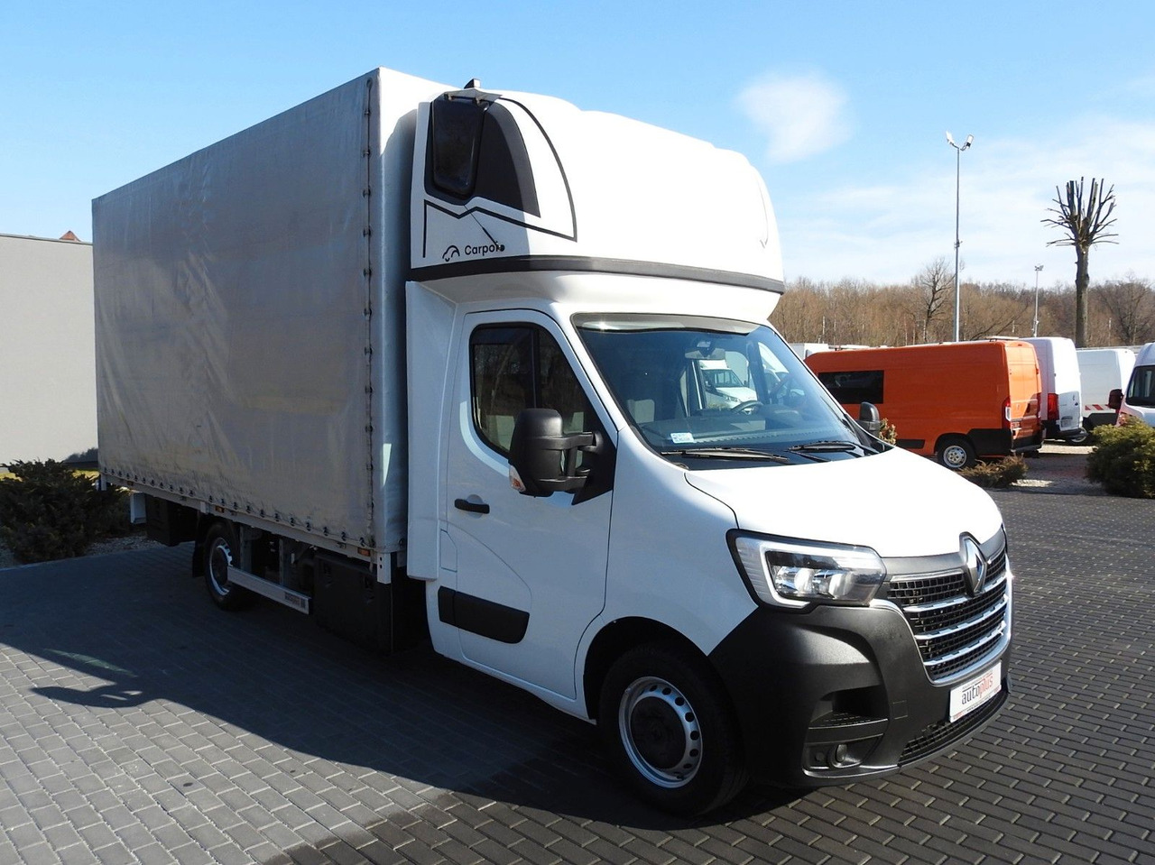 Renault MASTER PRITSCHE PLANE 10 PALETTEN WEBASTO - Curtain side van: picture 4 Renault MASTER PRITSCHE PLANE 10 PALETTEN WEBASTO - Curtain side van: picture 4