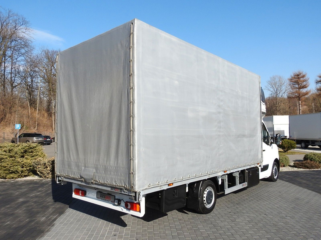 Renault MASTER PRITSCHE PLANE 10 PALETTEN WEBASTO - Curtain side van: picture 3 Renault MASTER PRITSCHE PLANE 10 PALETTEN WEBASTO - Curtain side van: picture 3