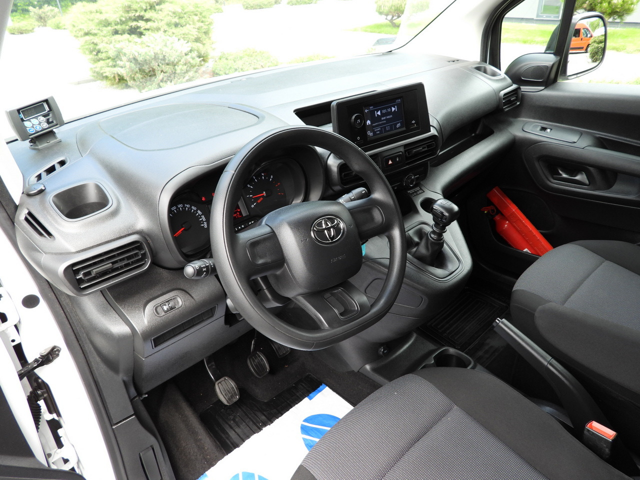 TOYOTA PROACE CITY  REFRIGERATOR VAN -15*C POWER SUPPLY 230V CRUISE CONTROL AIR CONDITIONING  100HP - Refrigerated delivery van: picture 2 TOYOTA PROACE CITY  REFRIGERATOR VAN -15*C POWER SUPPLY 230V CRUISE CONTROL AIR CONDITIONING  100HP - Refrigerated delivery van: picture 2