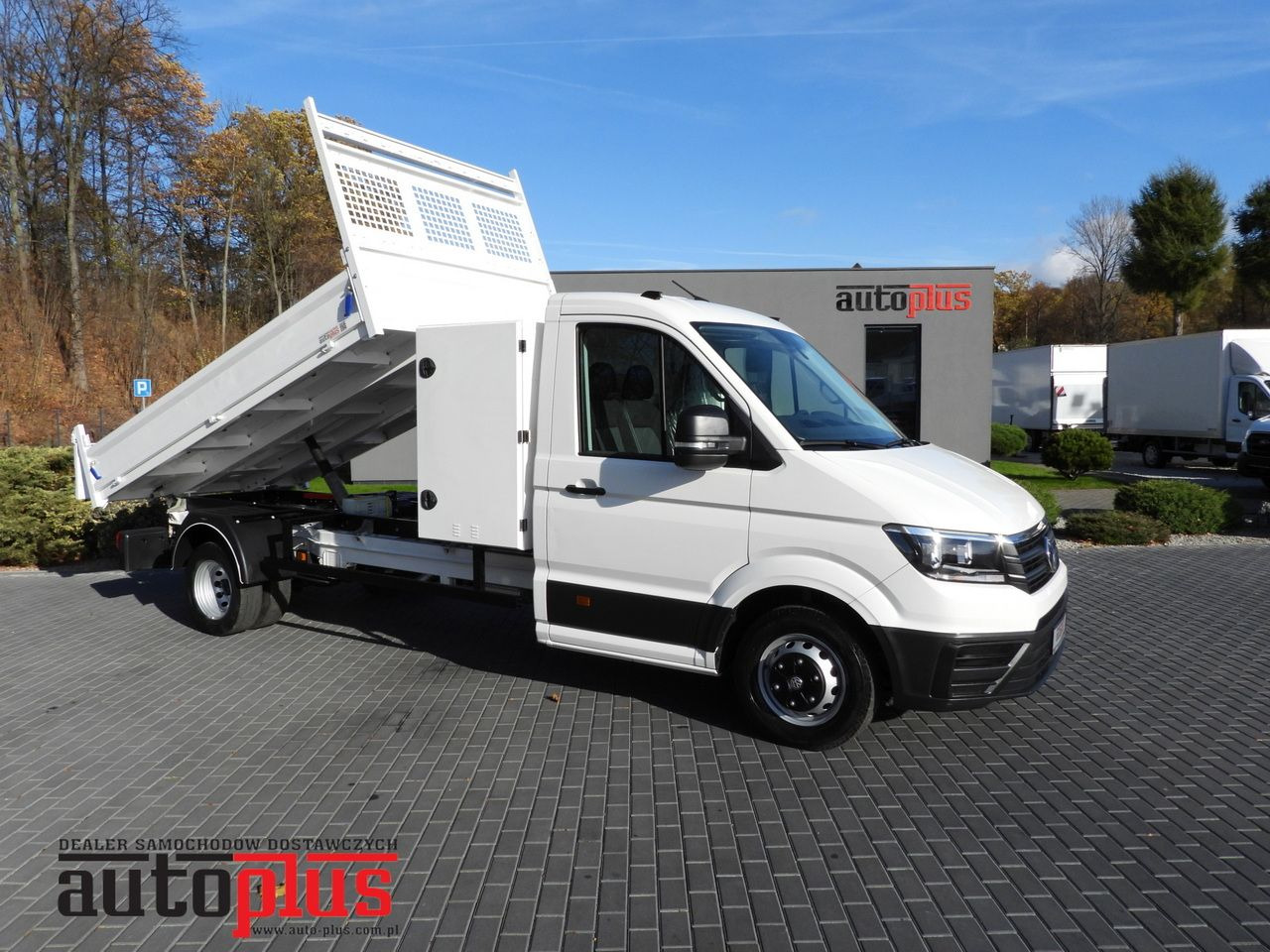 VOLKSWAGEN CRAFTER TIPPER CRUISE CONTROL NAVIGATION TWIN WHEELS AIR CONDITIONING  180HP - Tipper van: picture 1 VOLKSWAGEN CRAFTER TIPPER CRUISE CONTROL NAVIGATION TWIN WHEELS AIR CONDITIONING  180HP - Tipper van: picture 1