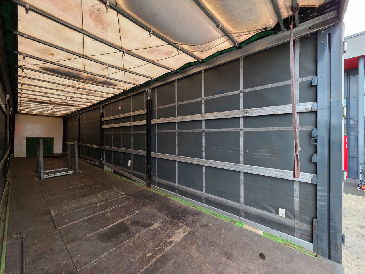 Curtainsider semi-trailer Berger SAPL 24 / Coilmulde / EDSCHA: picture 14 Curtainsider semi-trailer Berger SAPL 24 / Coilmulde / EDSCHA: picture 14