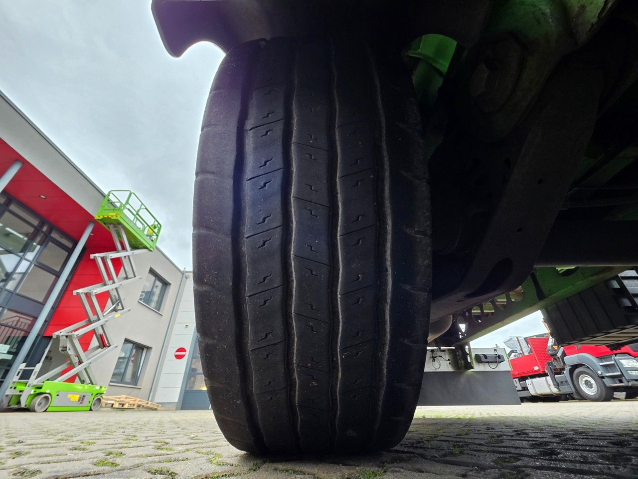 Curtainsider semi-trailer Berger SAPL 24 / Coilmulde / EDSCHA: picture 43 Curtainsider semi-trailer Berger SAPL 24 / Coilmulde / EDSCHA: picture 43